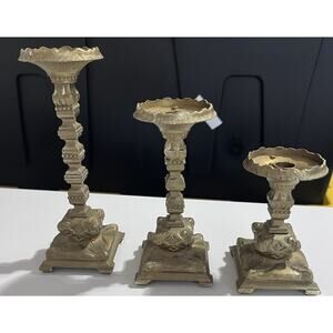 VINTAGE BRASS GOLD ORNATE CANDLESTICK HOLDER SET OF THREE ASCENDING 4"-7"